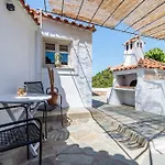 Vila Koukounaria *