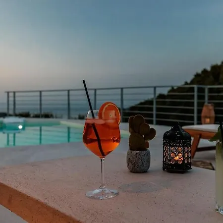 Koukounaria Σκόπελος
