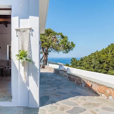 Koukounaria Villa