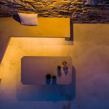Koukounaria Villa *