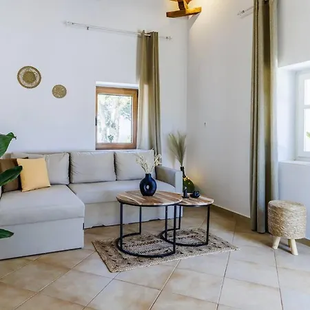 Villa Koukounaria *