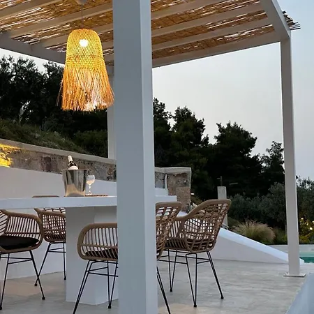 Villa Koukounaria